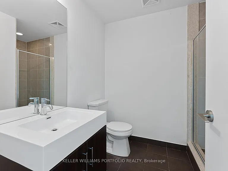 35 Brian Peck Cres #910 — Photo 24