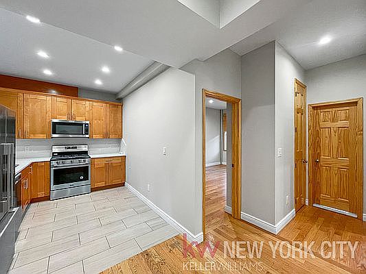 2nd image of 416 68th St #A9