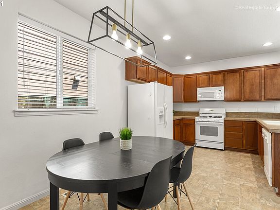 2nd image of 3913 SE 191st Ave
