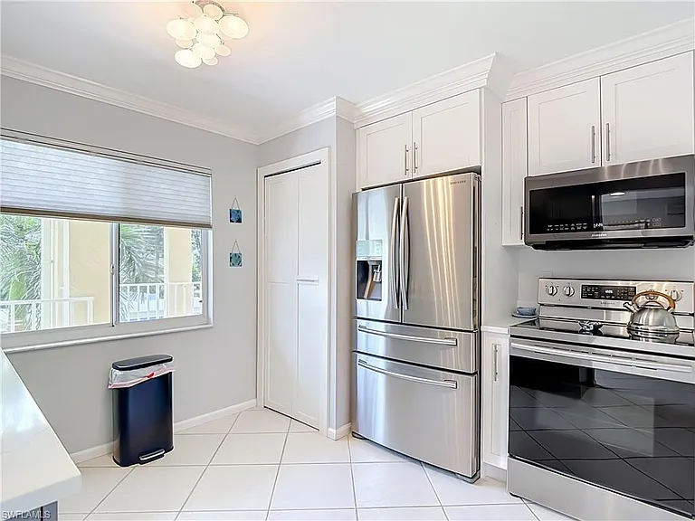 3685 Amberly Cir #D203 — Photo 8