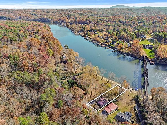 3rd image of 4479 Driftwood Dr