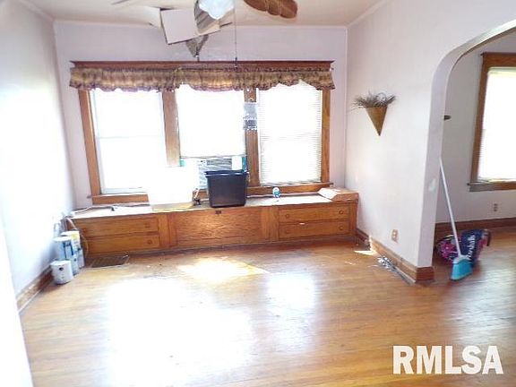 4th image of 2217 Wilkes Ave
