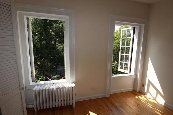 Rented by Waverly Realty Associates | media 28