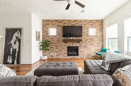 2525 Calumet St Photo 1