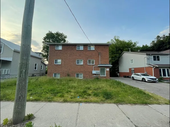 32 Noecker St Unit B, Waterloo, ON N2J 2R4