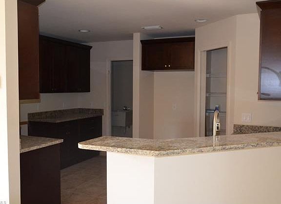 5th image of 1012 Thompson Ave