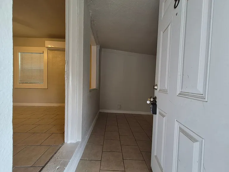 115 Caldwell St #8 — Photo 2
