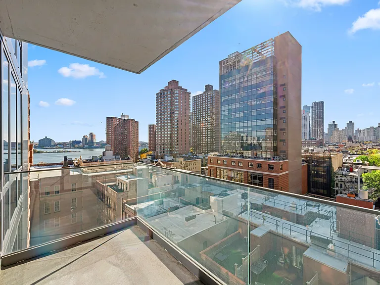 302 E 96th St #1101 — Photo 3
