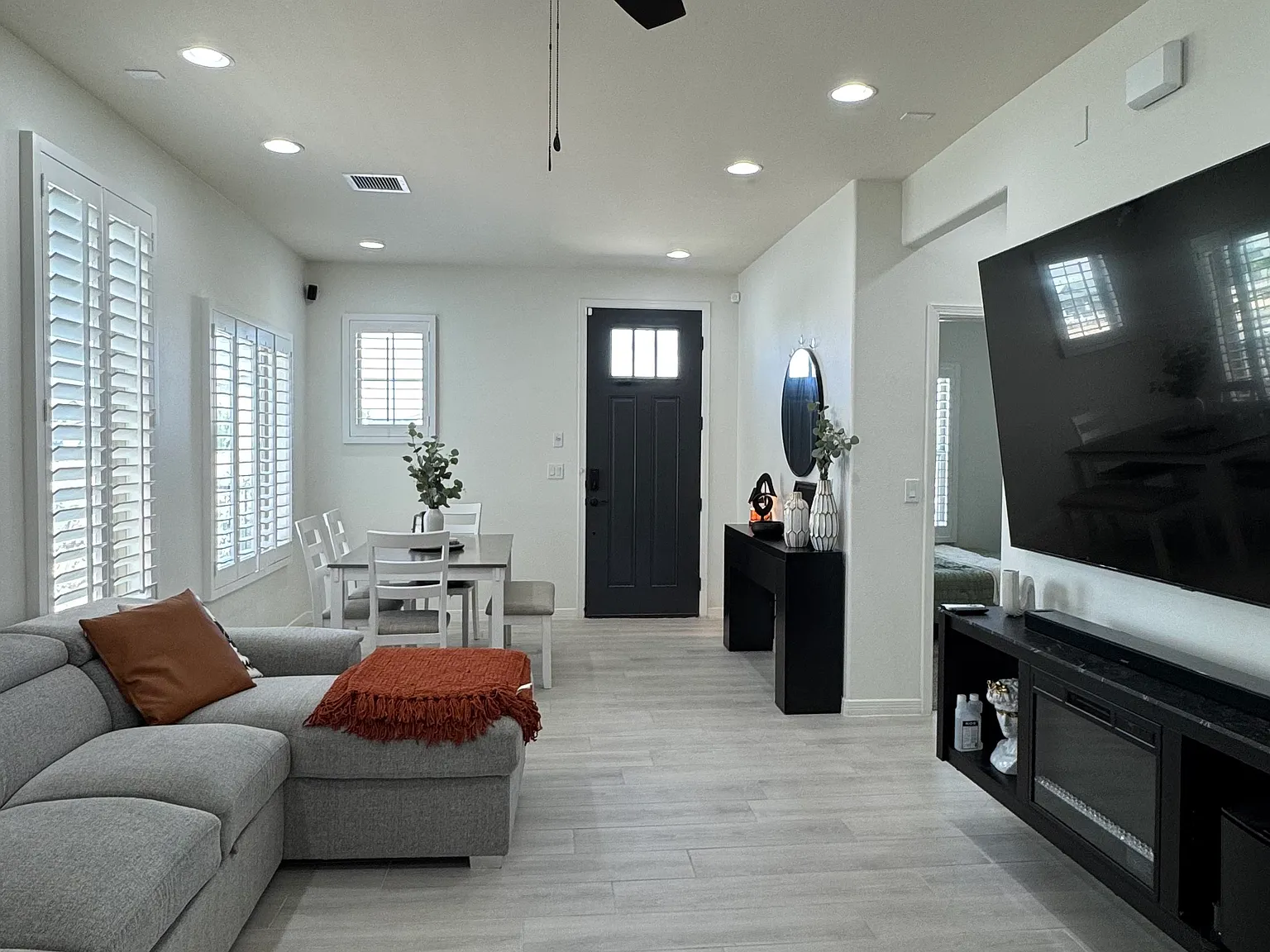 3 bed, 1158 sqft, $2,100 — Photo 3