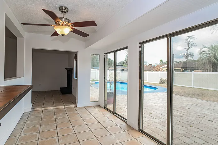 1728 Indian Springs Dr — Photo 12