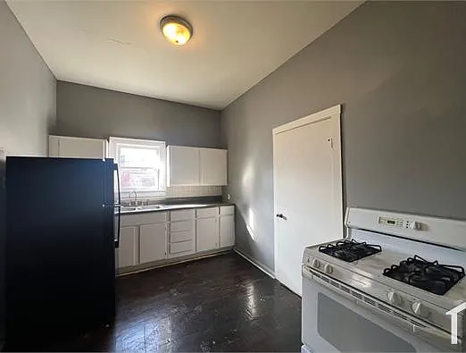 847 Jason Ave #1 — Photo 3