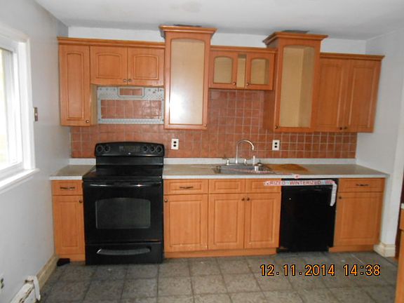 5th image of 132 Oray St
