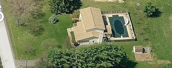 4th image of 3165 Bradley Ave