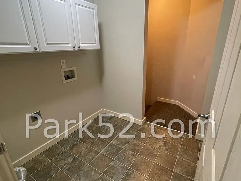 1851 McNeil Cir — Photo 9