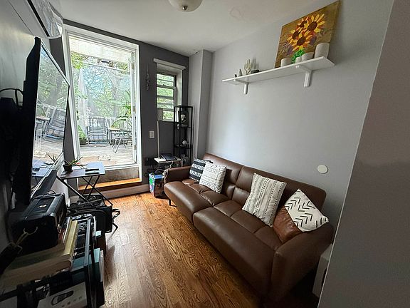 5th image of 295A Macdougal St #1A