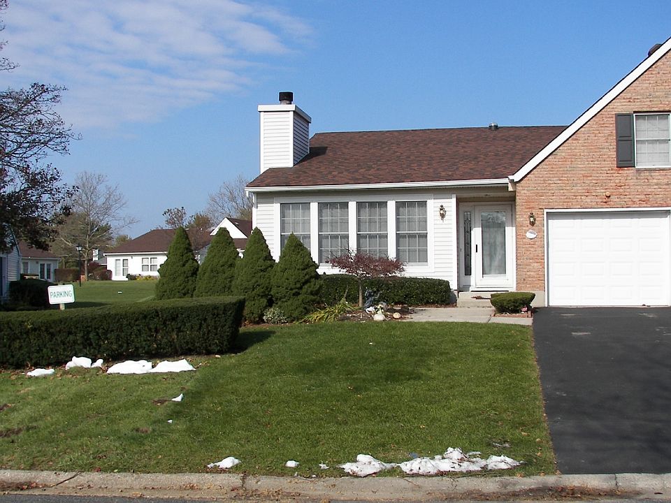 1st image of 102 Hearthside Dr