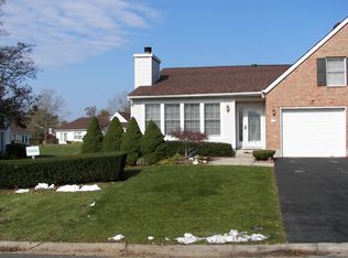 102 Hearthside Dr, Mount Sinai, NY 11766