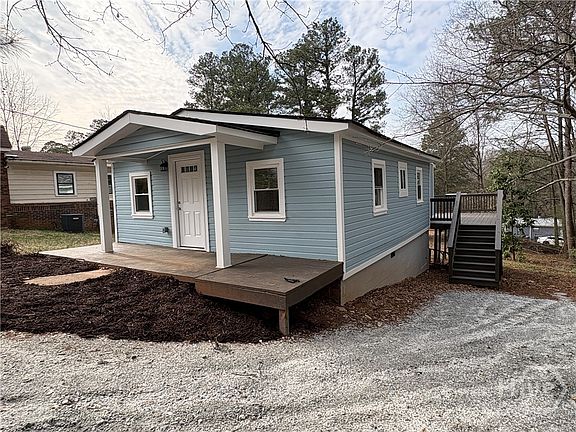 2nd image of 286 Pine Avenue