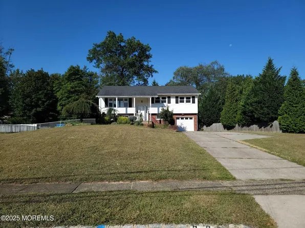 32 Tarrytown Road, Manalapan, NJ 07726