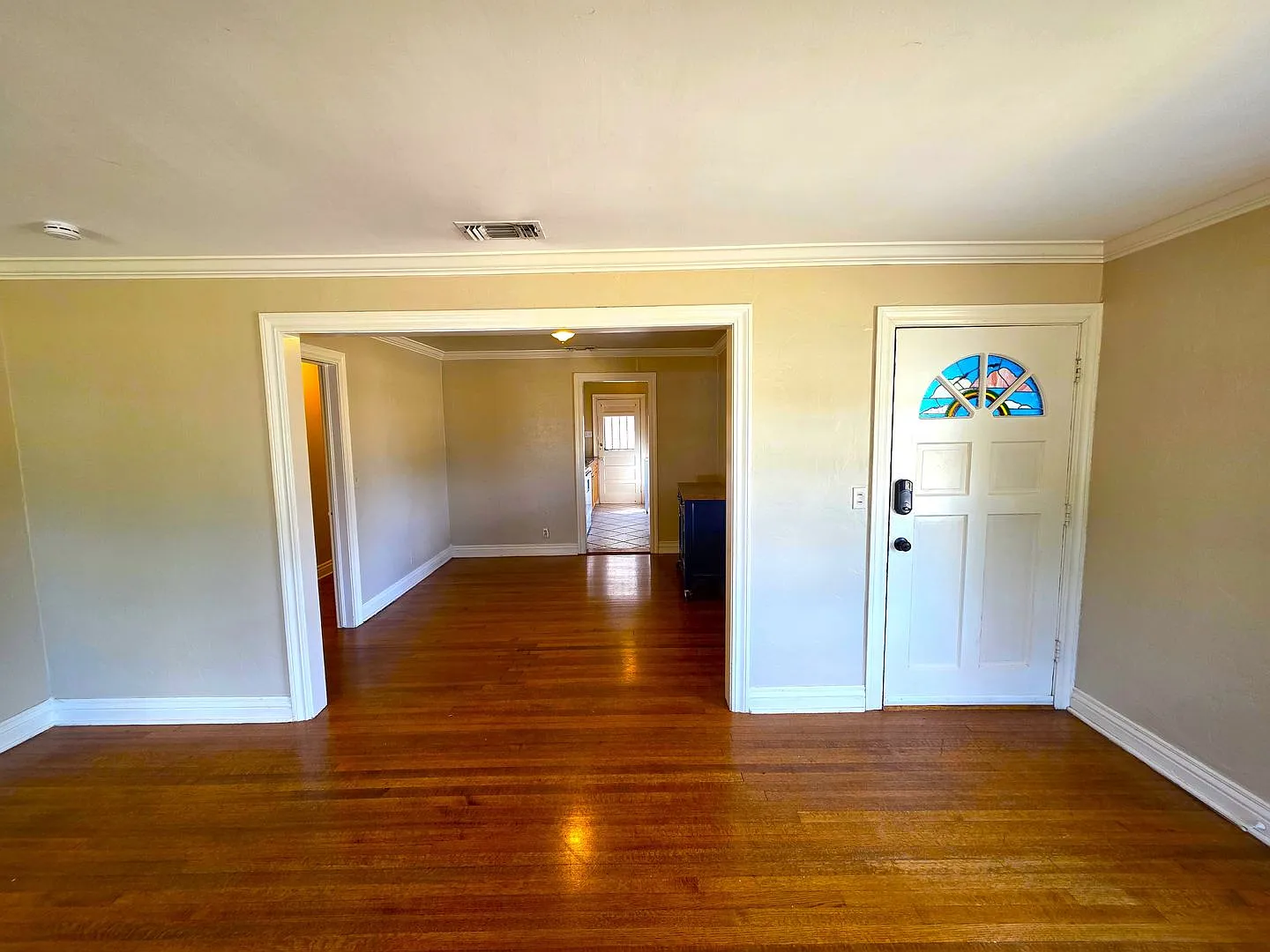 Super Cute 3 Bedroom 1 Bath Cottage In The Douglas Place Add Nw Okc — Photo 3