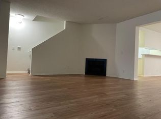 18333 Hatteras St Unit 10, Tarzana, CA 91356