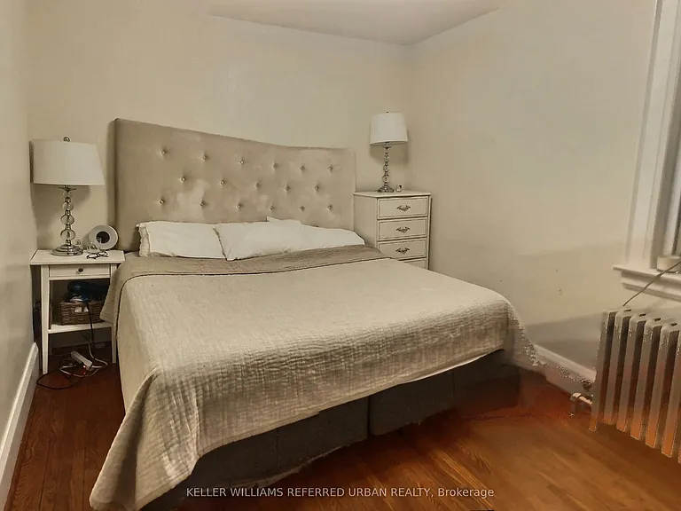 111 Clovelly Ave #MAIN FLOOR — Photo 7