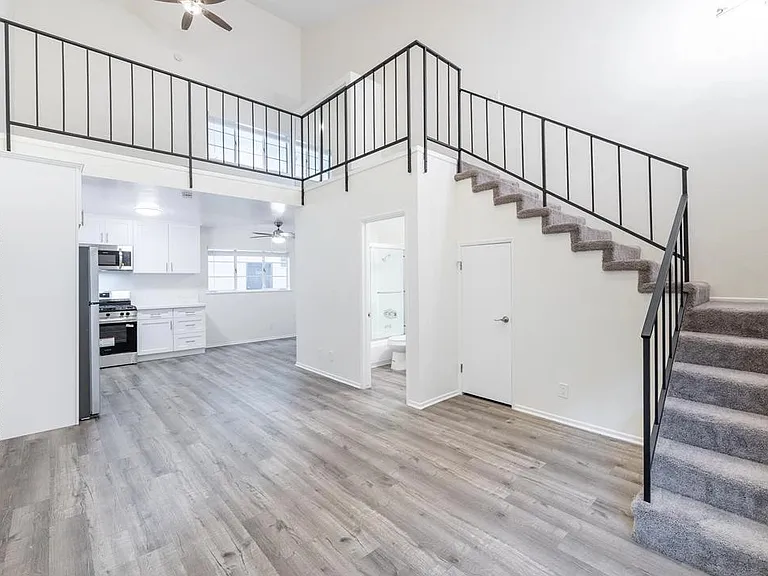 Las Casitas Apartments — Photo 15