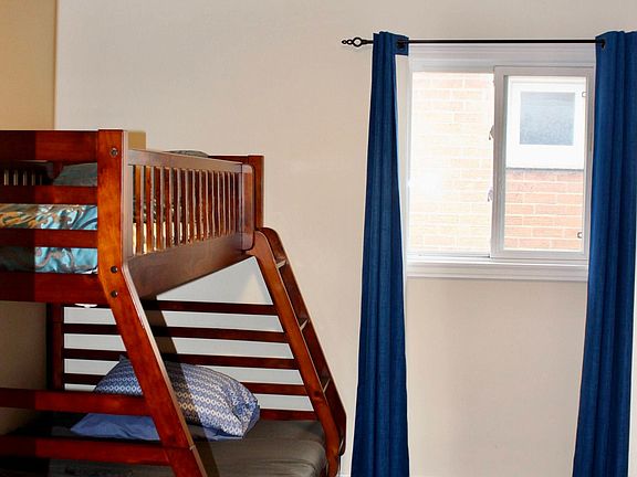 4th image of 5164 Palomar Cres