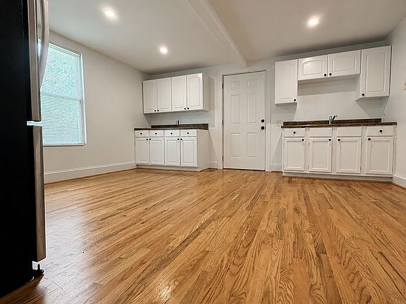 4th image of 27 Sirrine St