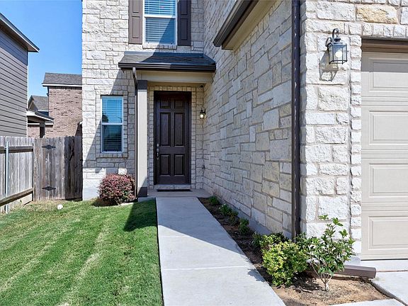 3rd image of 402 Lynwood Gold Way