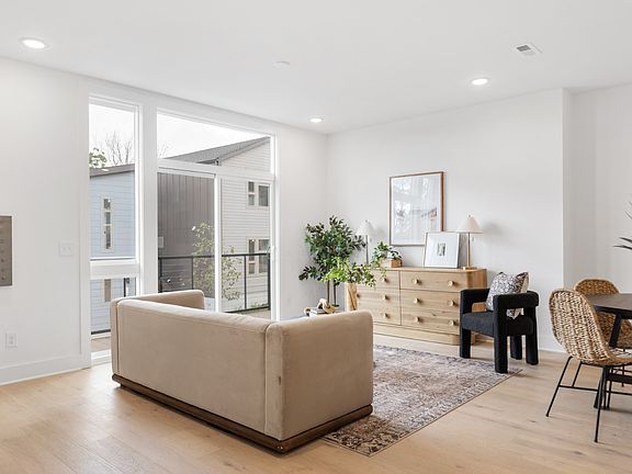 5th image of 3025 Edwin Cir