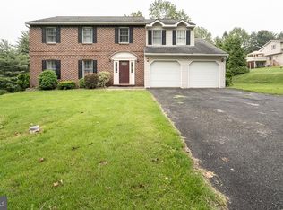 311 Mountain Ave, Robesonia, PA 19551