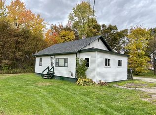 4 Dill Dr, Lincoln, ME 04457
