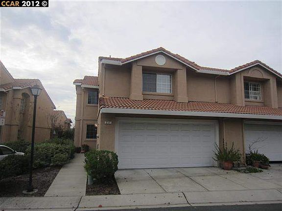2nd image of 211 Portola Dr