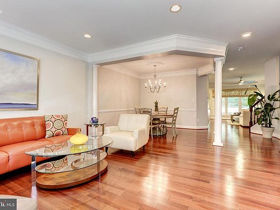4th image of 1013 Grand Oak Way