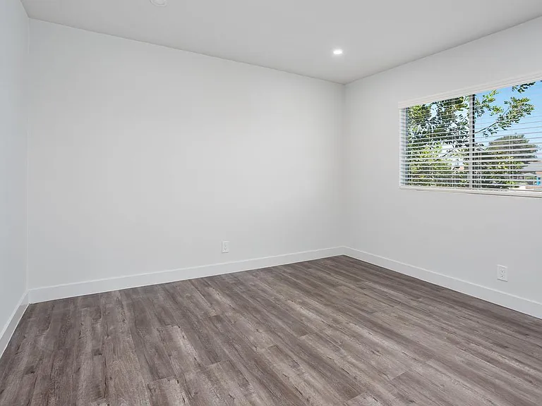 1541 Rockwood St #7 — Photo 16