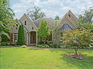 1911 Ivywood Ln, Collierville, TN 38017