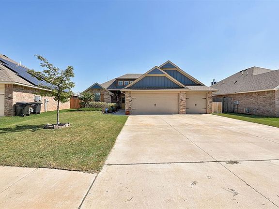 3rd image of 3412 Huron Cir
