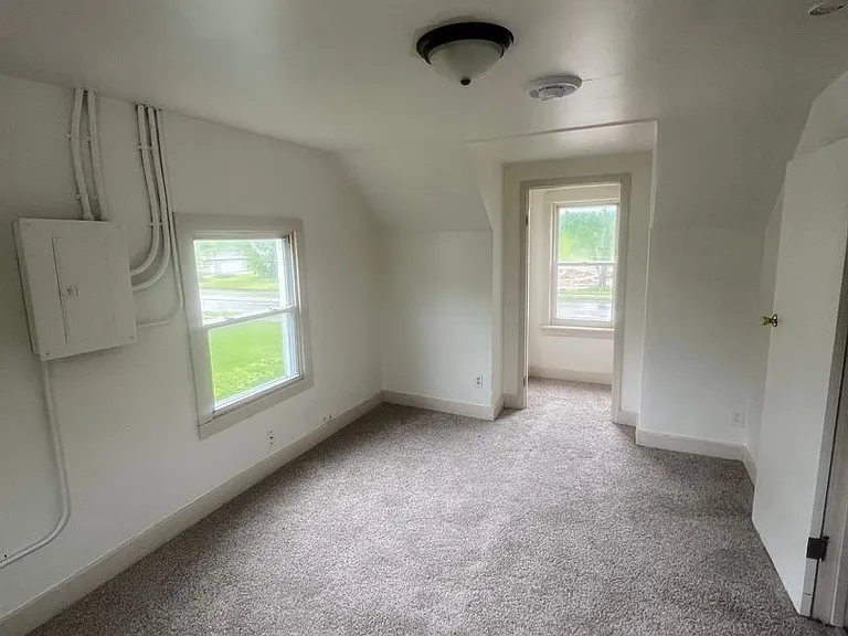 2417 W Jolly Rd — Photo 22