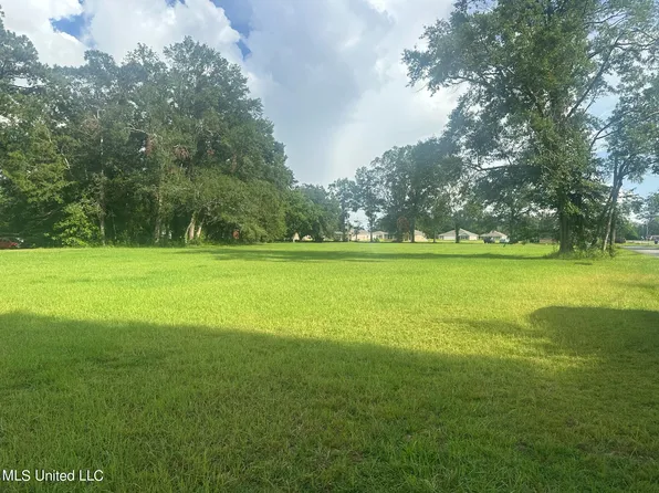 Sunset Dr, Lucedale, MS 39452