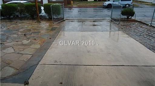 4th image of 3101 Brady Ave