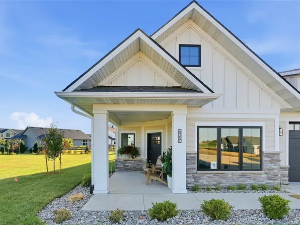 2620 SE Stonegate Ct, Waukee, IA 50266