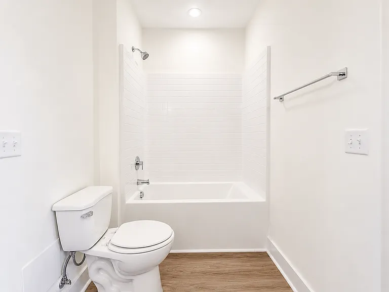 1385 Meridian St — Photo 30