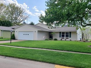 902 Strowbridge Dr, Huron, OH 44839