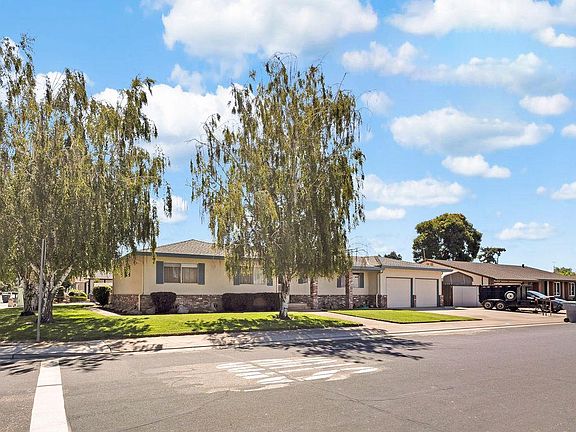4th image of 1700 Carignane Way
