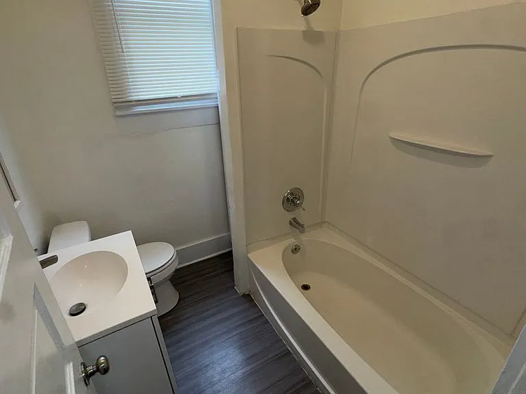 1431 S Floyd St — Photo 23