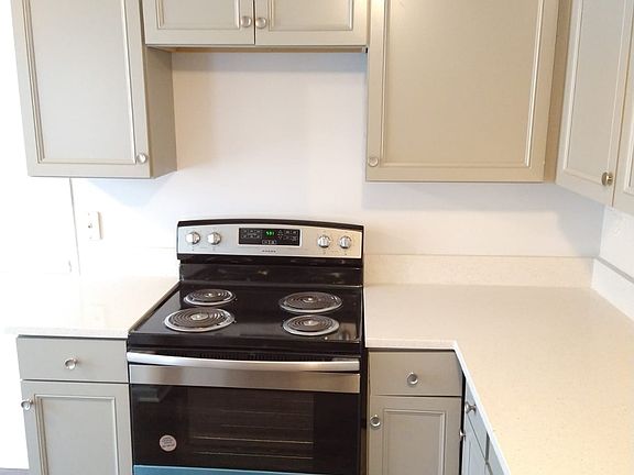 3rd image of 2644 Sunrise Village Dr