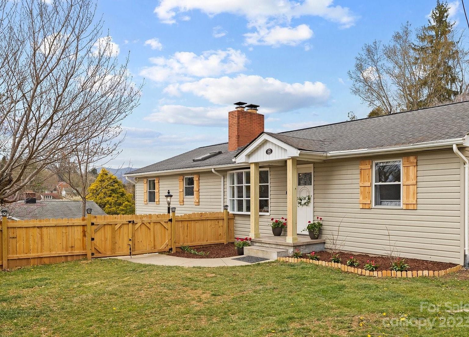 241 Poplar St, Canton, NC 28716 Zillow