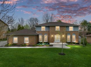 1760 Kilburn Rd W, Rochester, MI 48306