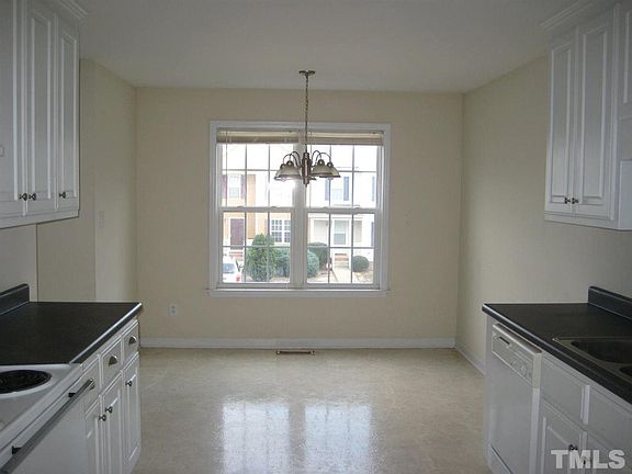 5th image of 110 Piccadilly Ct